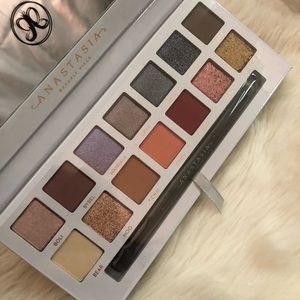 Carli Bybel Palette